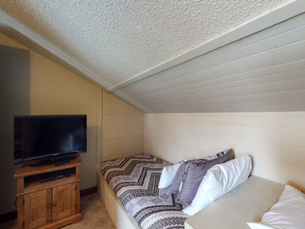 Vail Three Bedroom Well Appointed Ski Condo Sleeps 8