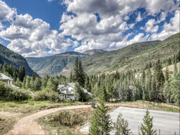 Vail Three Bedroom Well Appointed Ski Condo Sleeps 8