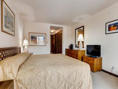 Gold Rated 3 Bedroom Avon Ski Property