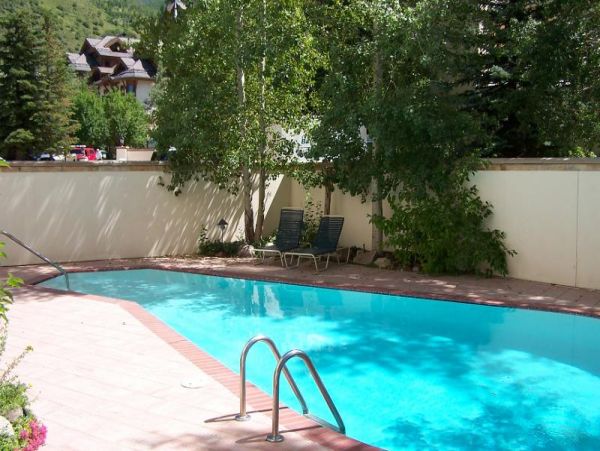 Charming Vacation Condo in Vail Short Walk to Gondola