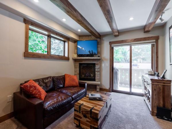Charming Vacation Condo in Vail Short Walk to Gondola