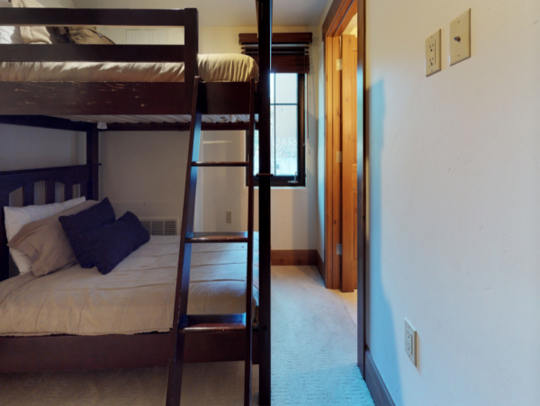 Vail Platinum 2 Bedroom plus Den Partial Mountain View