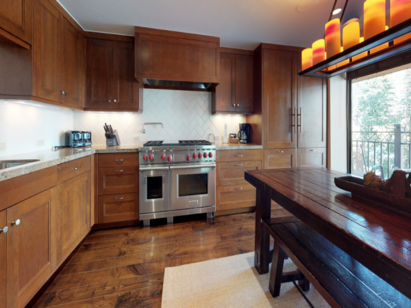 Vail Platinum 2 Bedroom plus Den Partial Mountain View