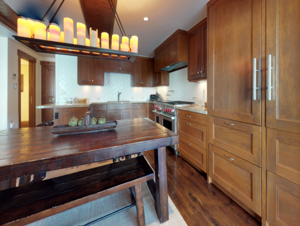 Vail Platinum 2 Bedroom plus Den Partial Mountain View