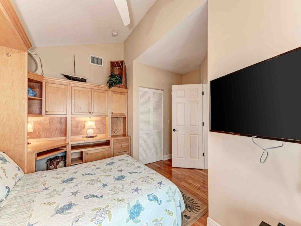 So Close to an Actual Anna Maria Island Beach House Sleeps 8