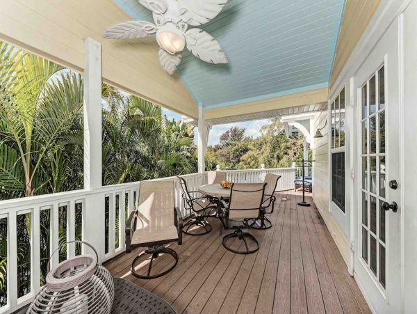 So Close to an Actual Anna Maria Island Beach House Sleeps 8