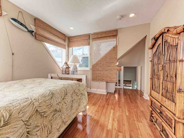 So Close to an Actual Anna Maria Island Beach House Sleeps 8
