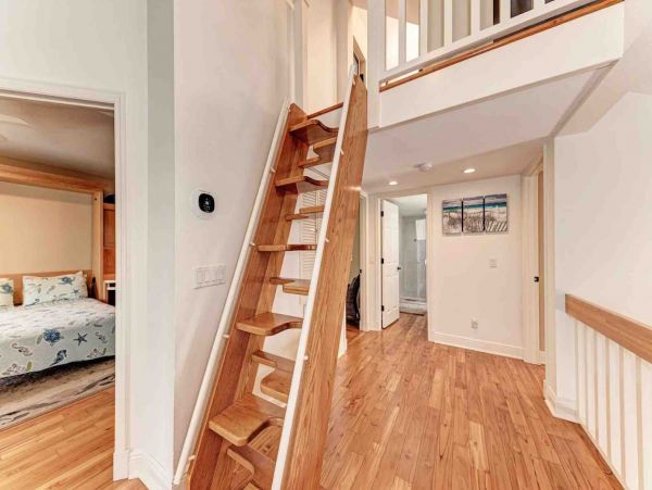 upstairs to the Twin loft