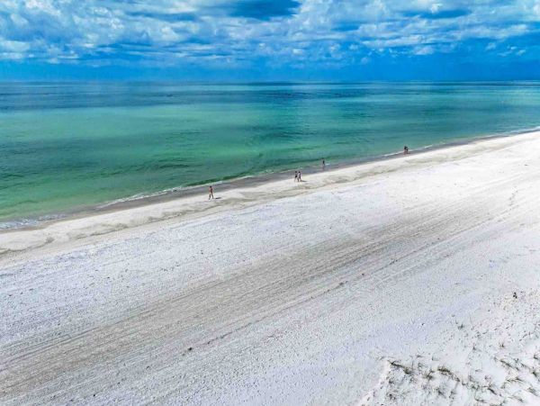 So Close to an Actual Anna Maria Island Beach House Sleeps 8