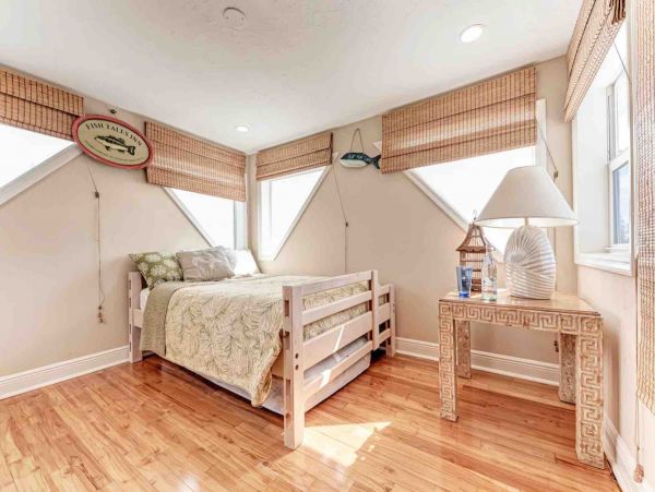 Twin in loft