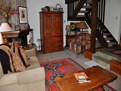 Free Shuttle to Ski Lifts from this Three Bedroom Home