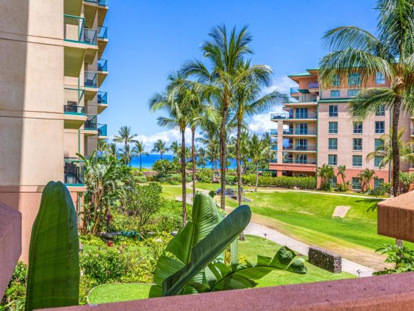 Beyond Stunning Kaanapali Vacation Condo!