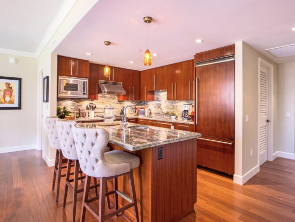 Stunning Kaanapali Luxury Vacation Rental Condo Sleeps 8