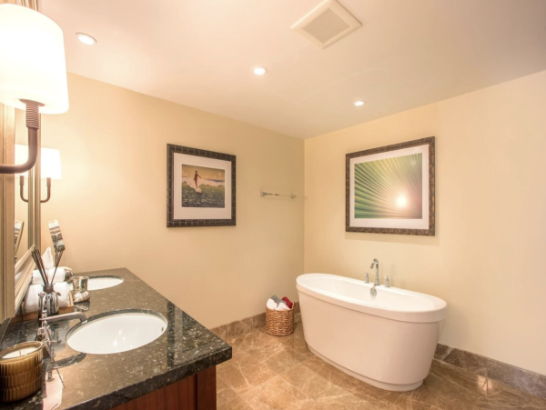 Stunning Kaanapali Luxury Vacation Rental Condo Sleeps 8