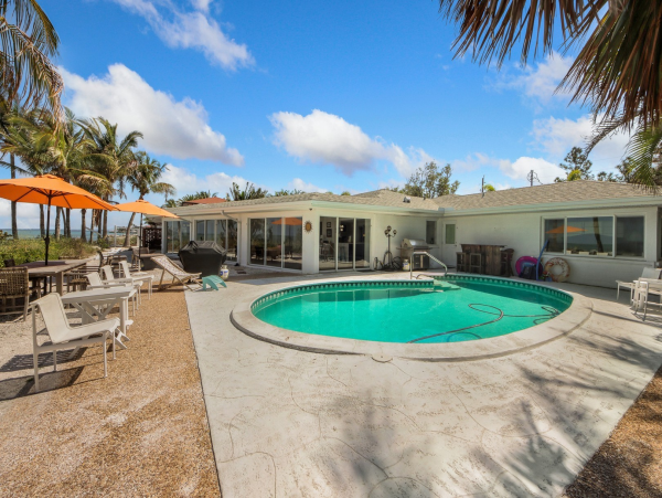 Beachfront Rental on North End Anna Maria with Boat Dock