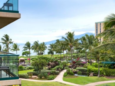 Kaanapali Luxury Beach Rentals with Pools & Views.