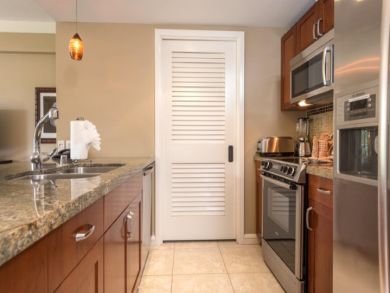 Kaanapali Luxury Beach Rentals with Pools & Views.