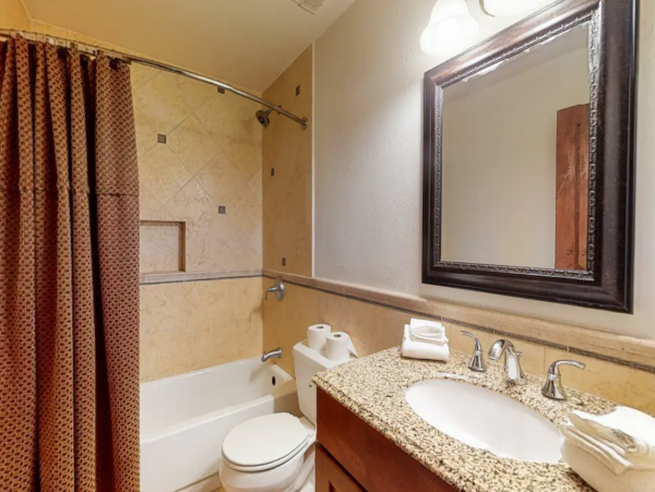 Three Bedroom Two Bathroom Vail Condo Sleeps 6 Guests