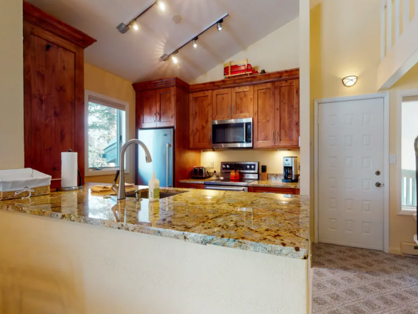 Vail Vacation Ski Condo with Three Bedrooms Sleeps 6 Guests