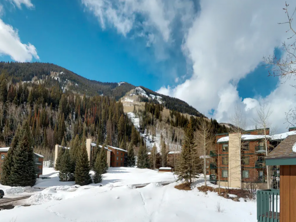 Vail Vacation Ski Condo with Three Bedrooms Sleeps 6 Guests
