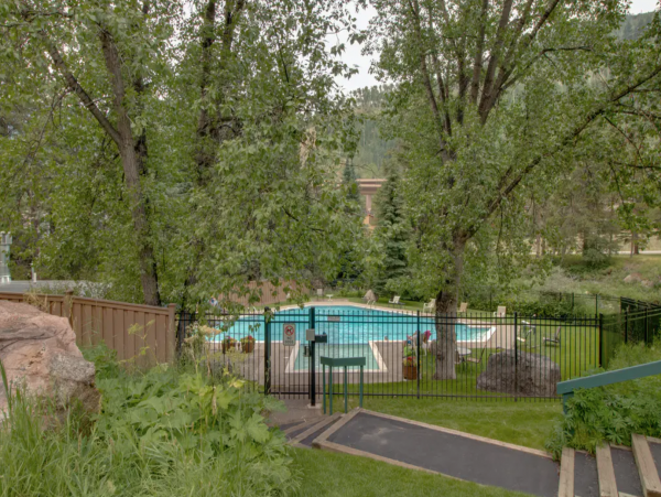 Vail Vacation Ski Condo with Three Bedrooms Sleeps 6 Guests