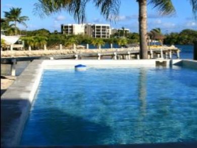Marathon Vacation Home Sleeps Ten Guests
