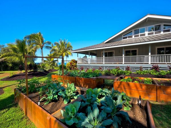 Luxury. Seven Bedroom Vacation Rental Estate Princeville HI
