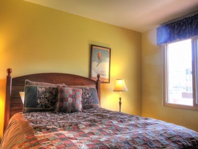 Five Bedroom Luxury 250 yards from Ski Condo to Gondola