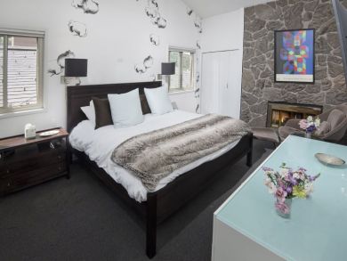 Vail 3 plus loft Ski Condo with Mountain View
