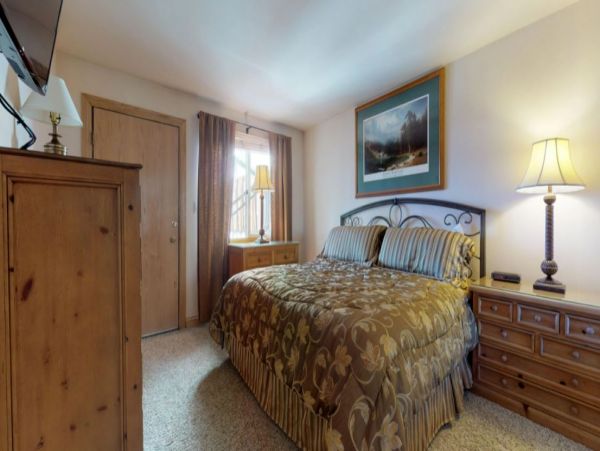Lionshead Village Rental 4 Bedrooms Plus Loft Walk To Lifts