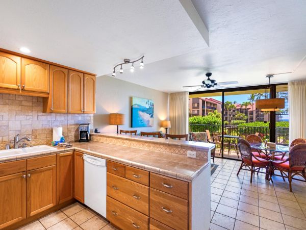 Two Bedroom Vacation Condo Kaanapali Ocean Views! Great Rate