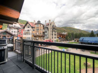 Vail Four Bedroom Luxury Ski in Ski Out Condo Mountain View