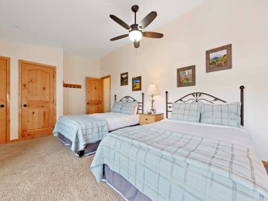 Vail Four Bedroom Luxury Ski in Ski Out Condo Mountain View
