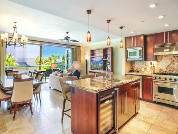 Kaanapali Vacation High End Vacation Condo Views of Ocean