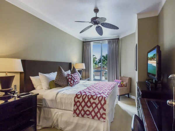 Luxurious Two Bedroom Condo with Ocean Views
