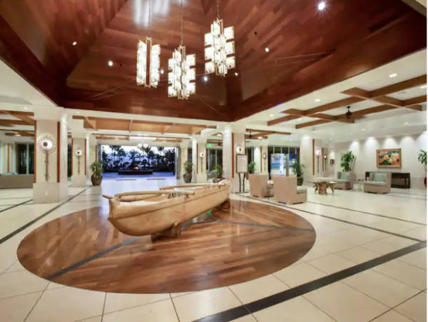 Luxurious Two Bedroom Condo with Ocean Views
