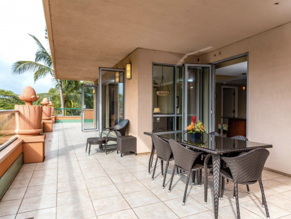 Two Bedroom Ocean View Condo with Private Lanai