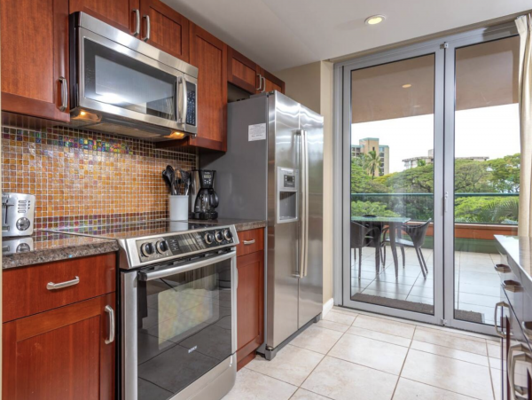 Two Bedroom Ocean View Condo with Private Lanai