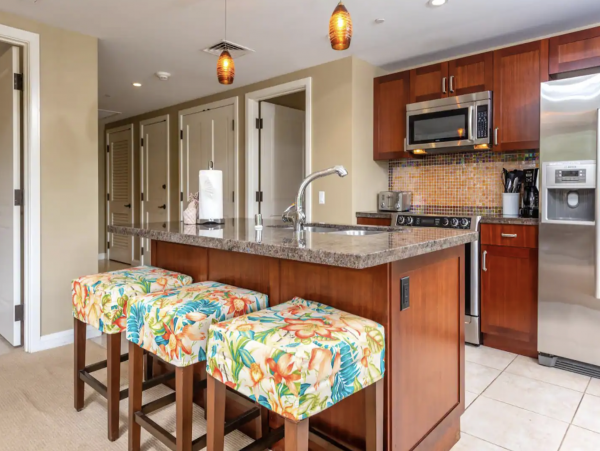 Two Bedroom Ocean View Condo with Private Lanai