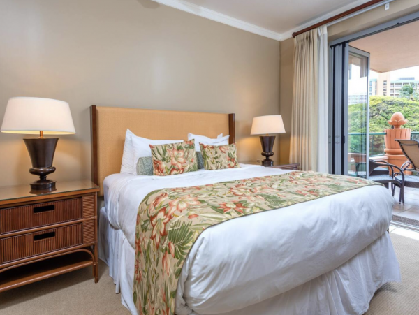 Two Bedroom Ocean View Condo with Private Lanai