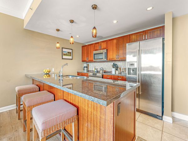 Luxury Maui Beachfront Rentals 2-Bedroom Vacation Rental in Kaanapali