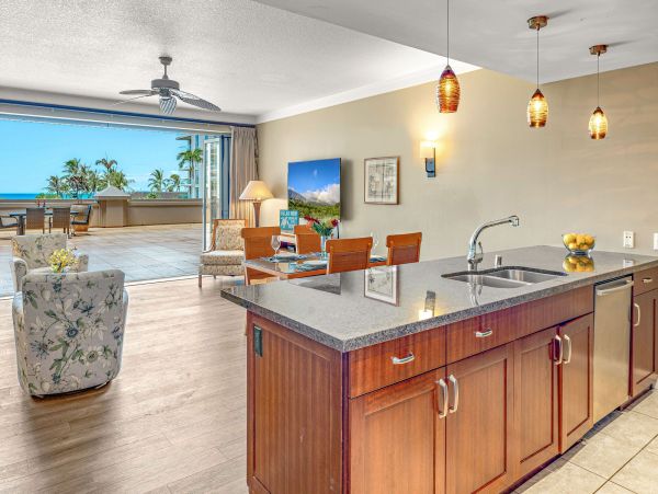 Luxury Maui Beachfront Rentals 2-Bedroom Vacation Rental in Kaanapali
