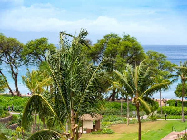 Kaanapali Luxury Vacation Rental Condo Sleeps Six Guests