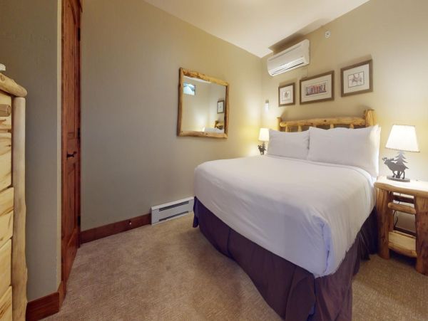 Vail Three Bedroom Luxurious Vacation Condominium - Premier Amenities