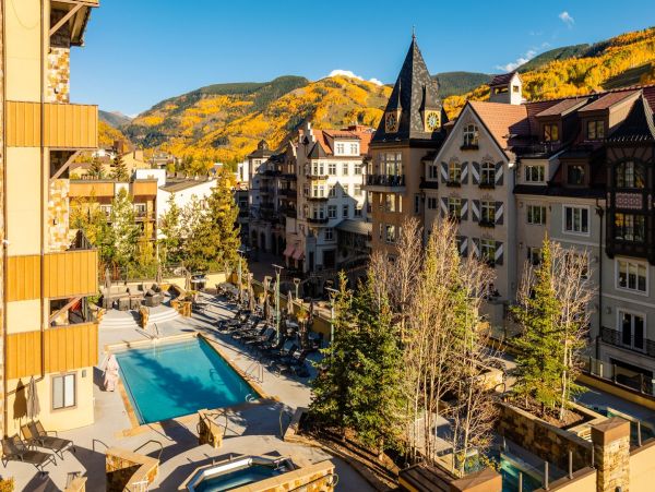 Luxury Mountain Retreat Three Bedroom Condo Walk to Ski Lifts