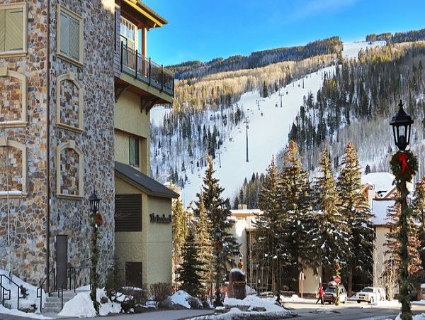 Luxury Mountain Retreat Three Bedroom Condo Walk to Ski Lifts