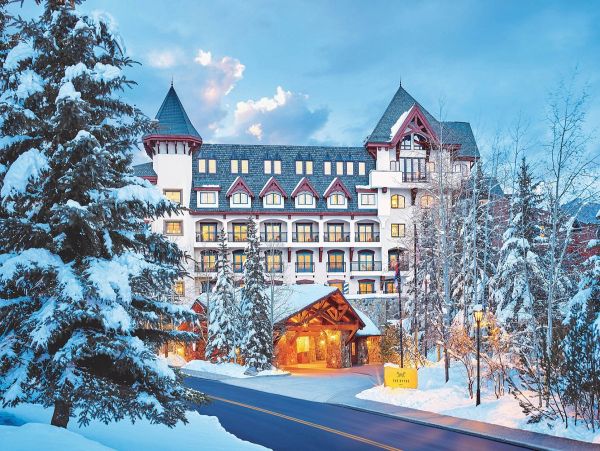 Luxury Mountain Retreat Three Bedroom Condo Walk to Ski Lifts