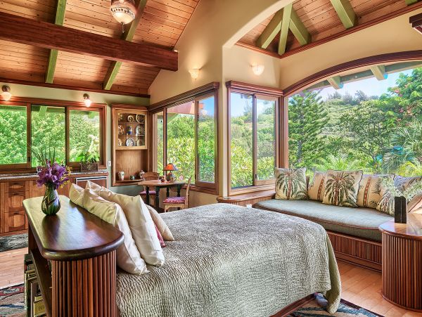 Luxury Vacation Rental with Panoramic Ocean Views