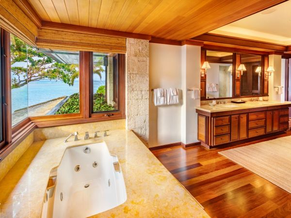 Luxury Four Bedrooms Hawaii Beachfront Villa