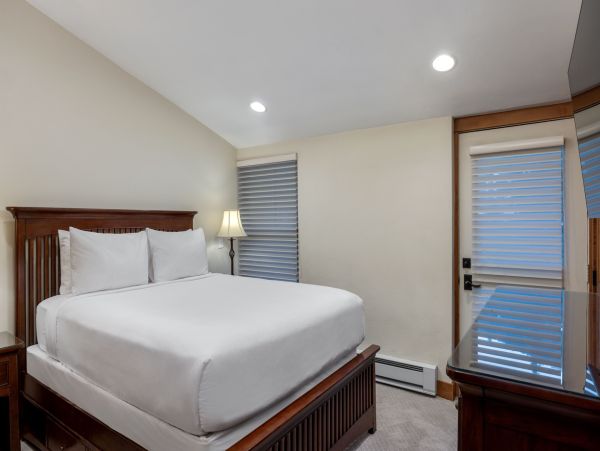 Vail Luxury Condo in Lionshead Village - Walk to Eagle Bahn Gondola
